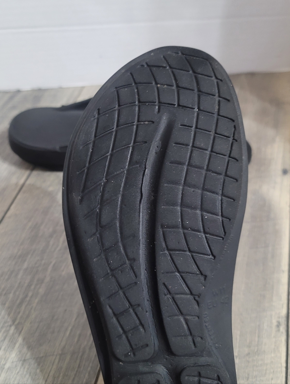 OOFOS Oolala Women's Black Recovery Running Toe Post Thong Sandals Flip Flops 11 - Picture 13 of 16